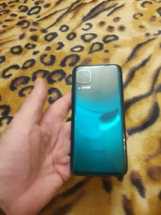 Huawei p40lite ca nou.