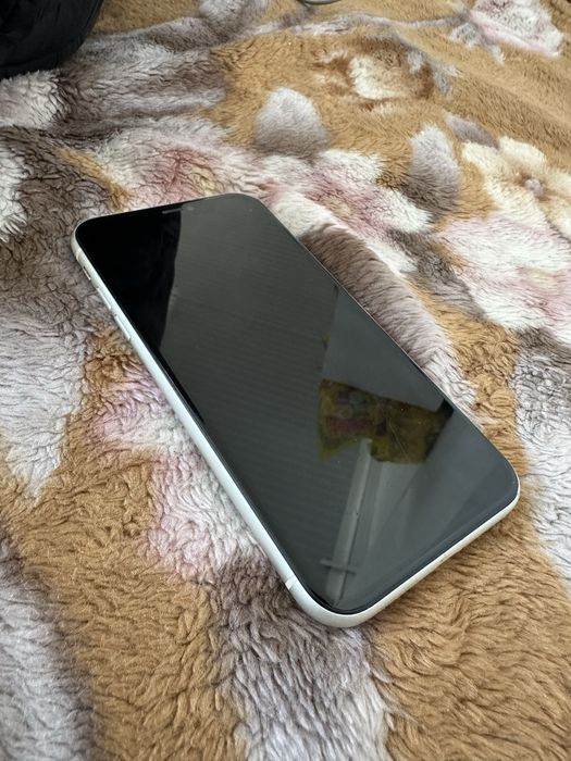 Айфон 11 продам идеал