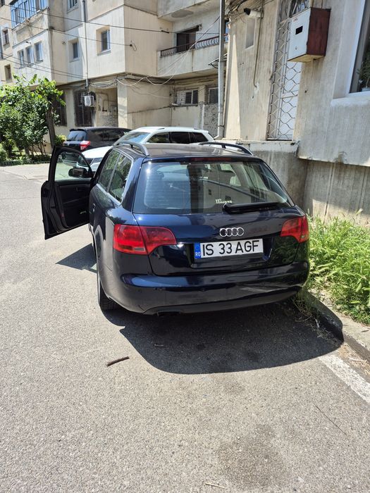Vând  Audi A 4 break.