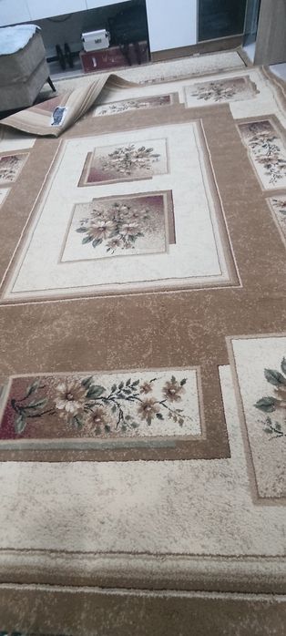 Продаю ковёр. Есть 3 ковёр