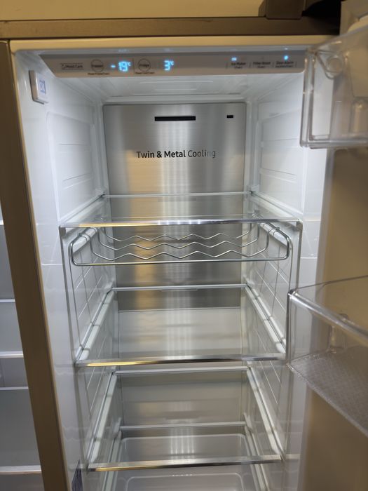 Frigider Side-by-Side Samsung RS68N8240S9