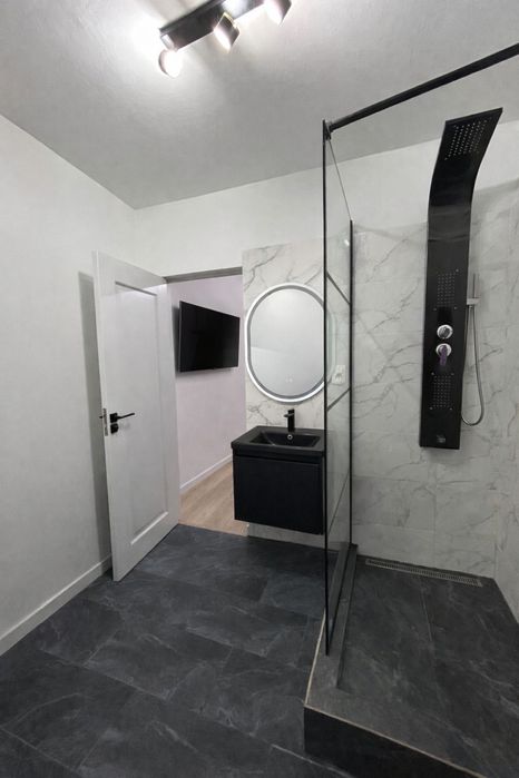 Spațiu de închiriat – ideal pentru manichiură / beauty sau Birou