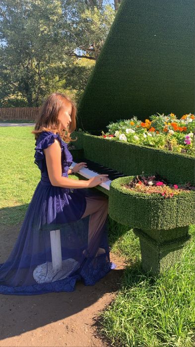 Продам платье 6000