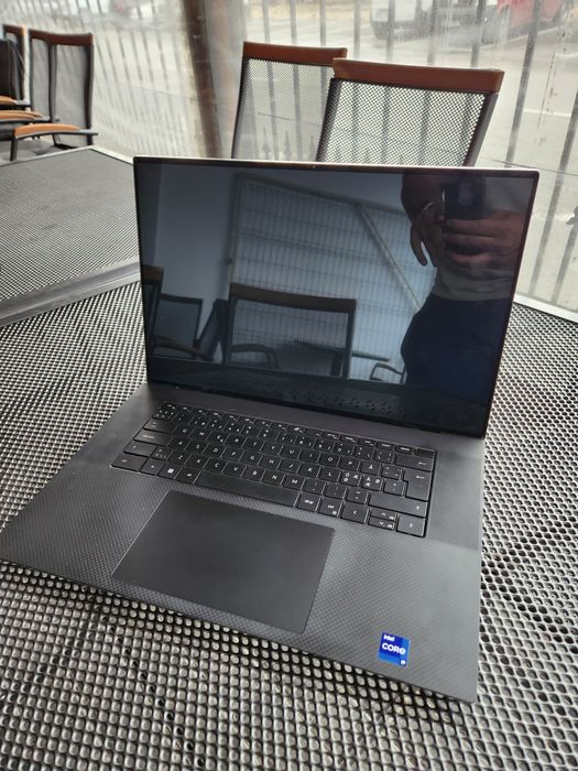 Laptop Dell xps 17 9720 i9 64 gb rami