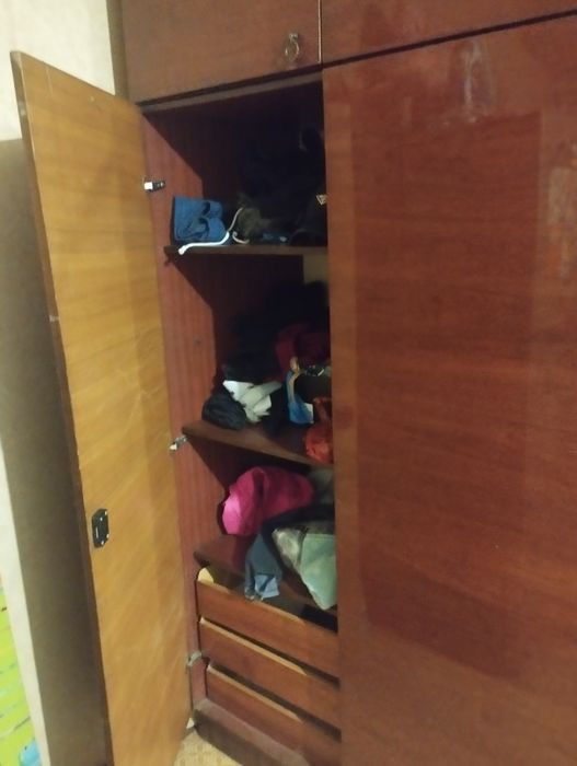 Продам шкаф        .