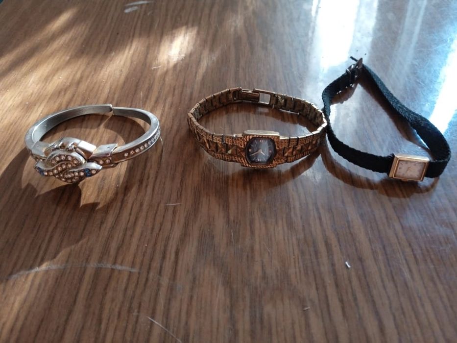 Часы позолоченые