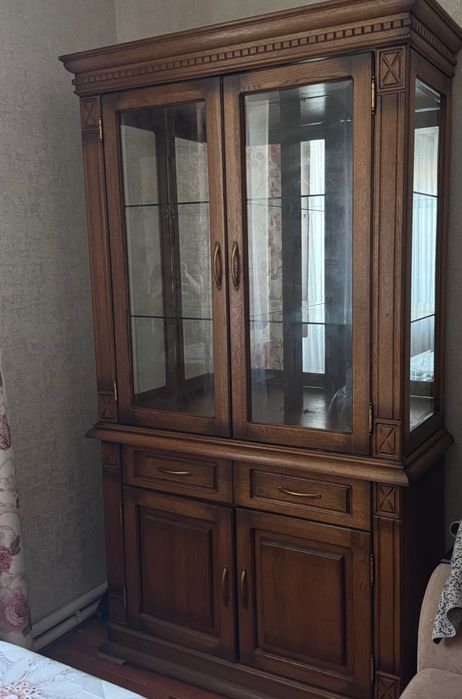 Раритетный шкаф из дуба