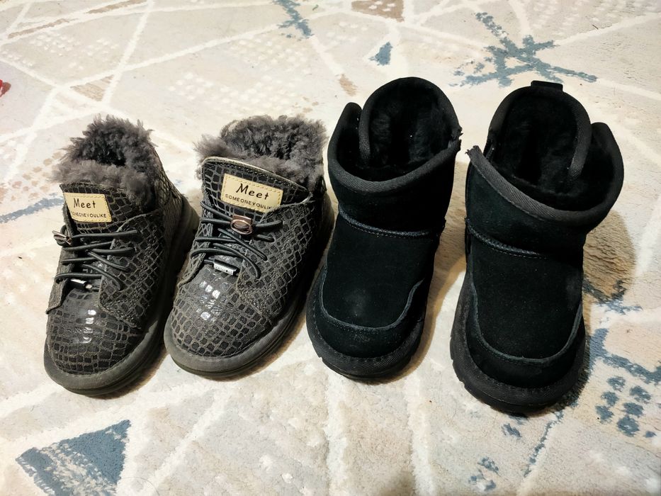 Продам угги в отличном состоянии  2пары