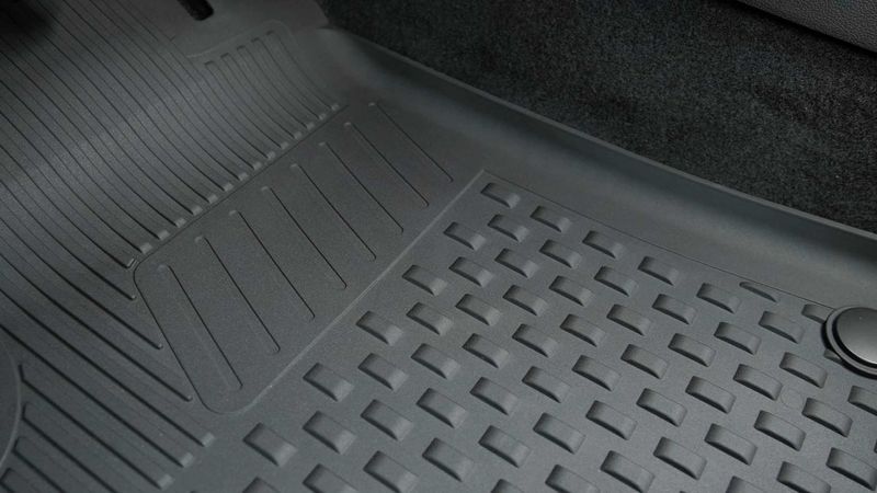 Гумени стелки за Ауди А4/ Audi A4  след 2016 год.