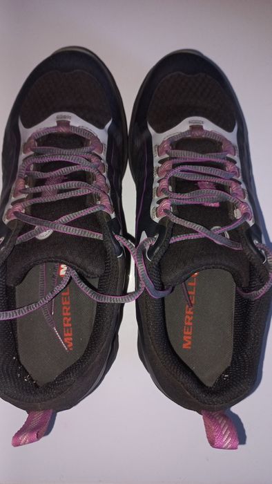 Женские беговые кроссовки