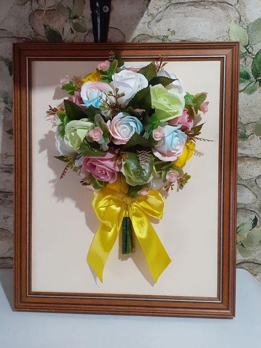 Cutii colorate ,coșuri, tablouri  festive pt