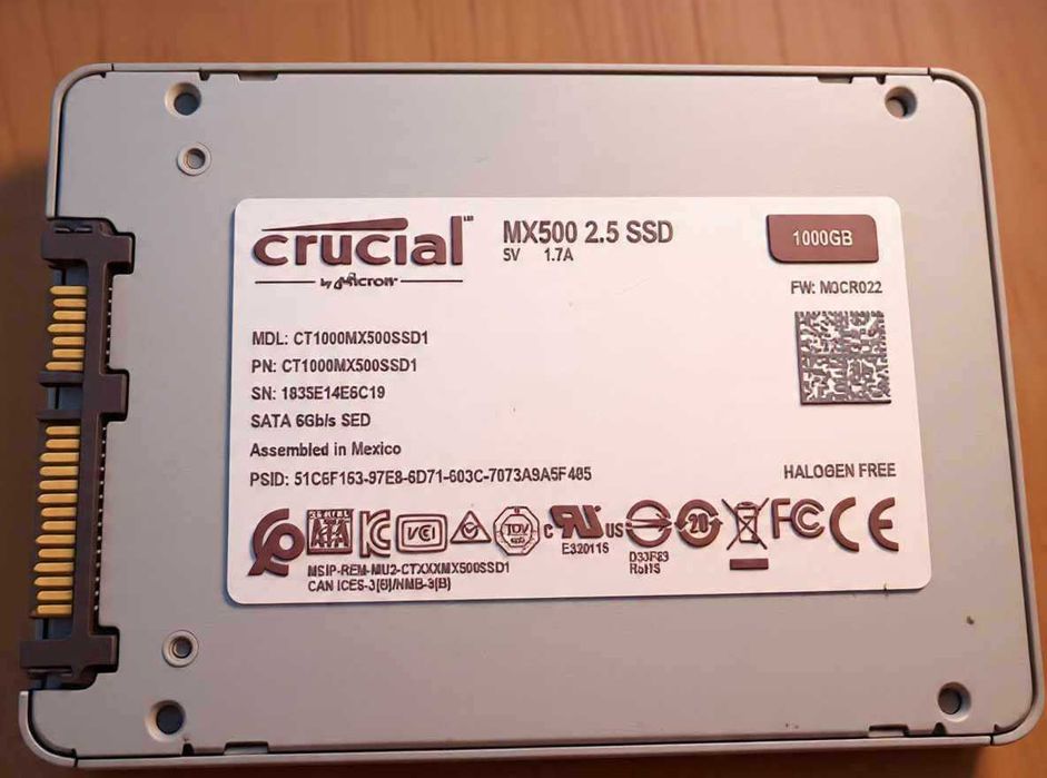 SSD Crucial  1TB, cu interfață SATA III