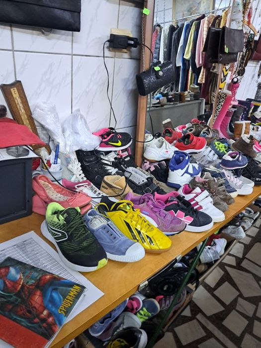 Adidași ,pantofi