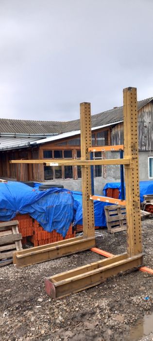 Rafturi cantilever pentru dezmembrări auto