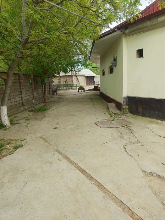 Тезда сотилади Ўртасаройда ховли