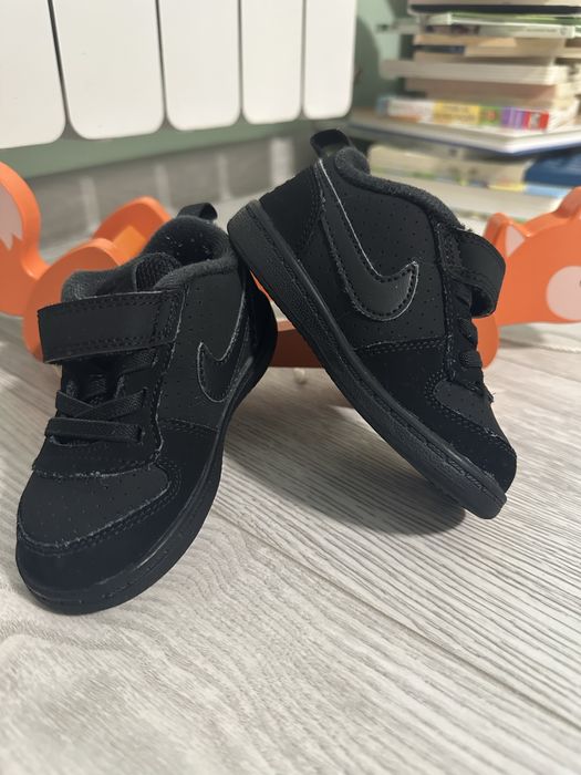 Nike маратонки за момче 22 номер