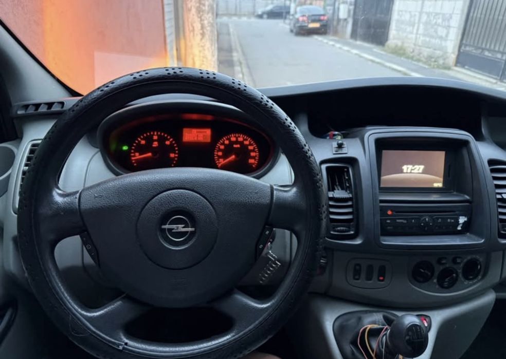 Opel Vivaro 2011