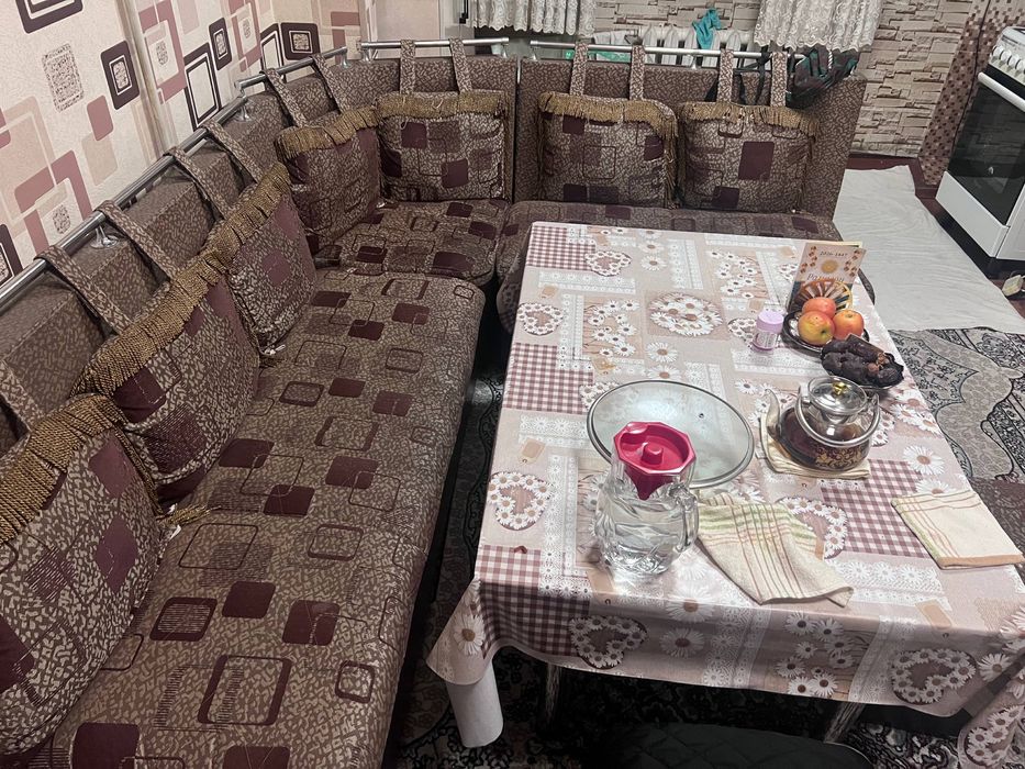 Srochni ugalok sotiladi