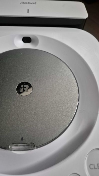 Миещ робот iRobot Roomba jet M6