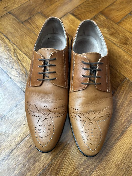Pantofi din piele