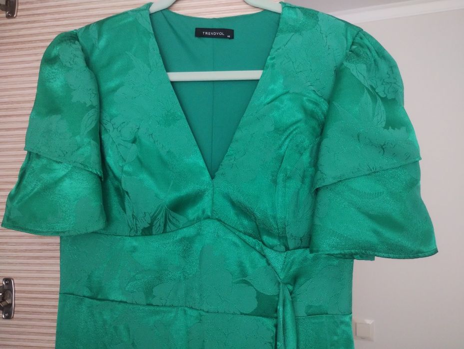 Официална рокля .