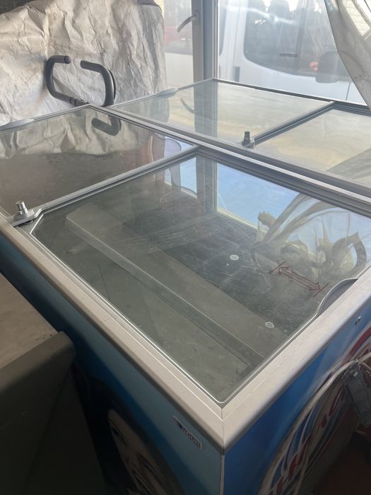 Продам витринные морозильные холодильники