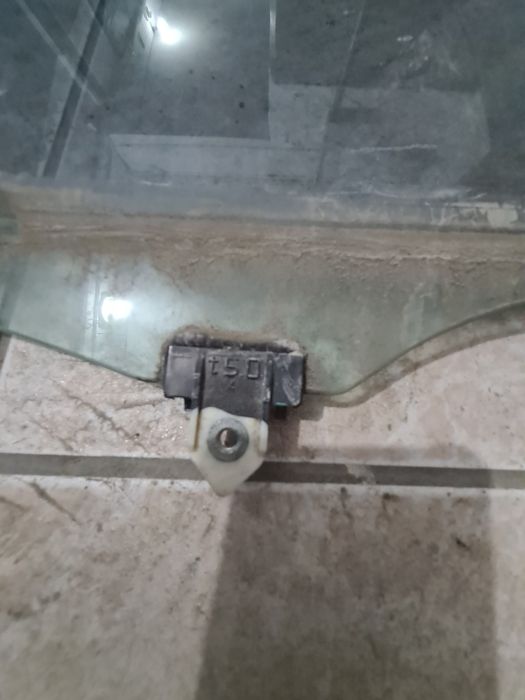 Водительская стекло на камри 50