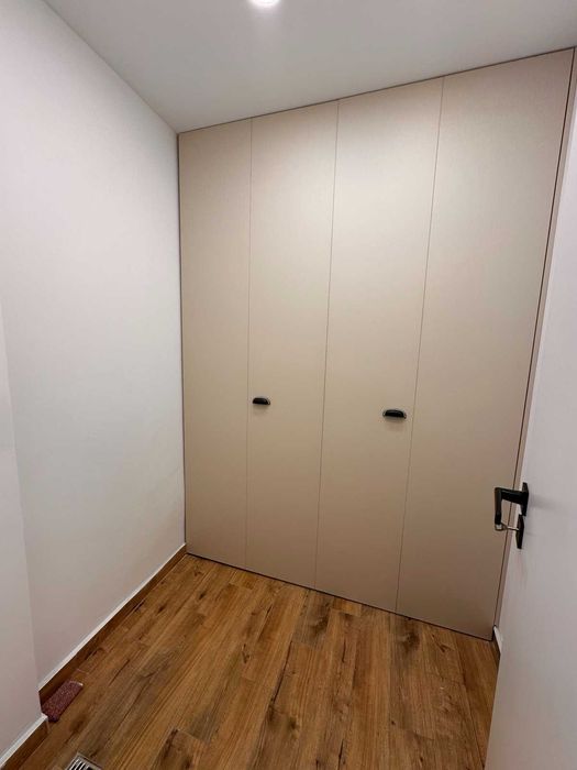 Дава се под наем Тристаен апартамент в Бургас, Изгрев - 98 кв.м за 980 € - Снимка #3