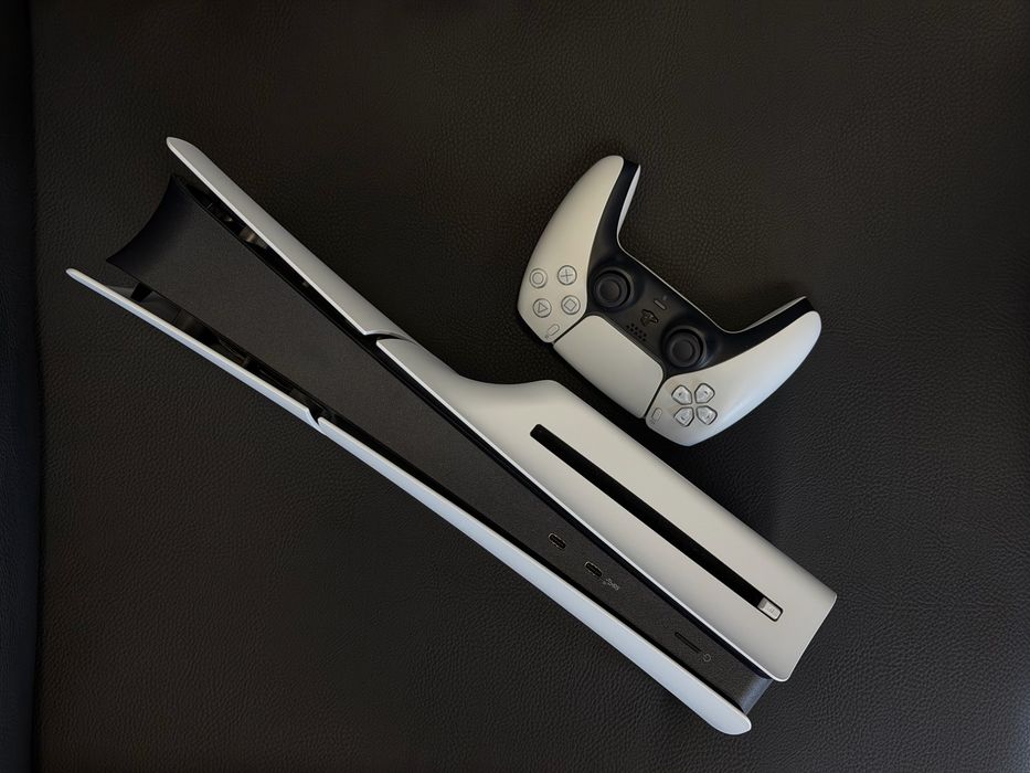 Перфектен PlayStation 5 SLIM