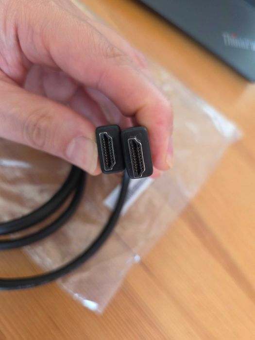 Cablu DisplayPort si HDMI