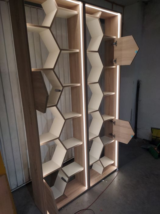 Етажерка ,преградна стена,параван, библиотека,стелаж,LED,шестоъгълник