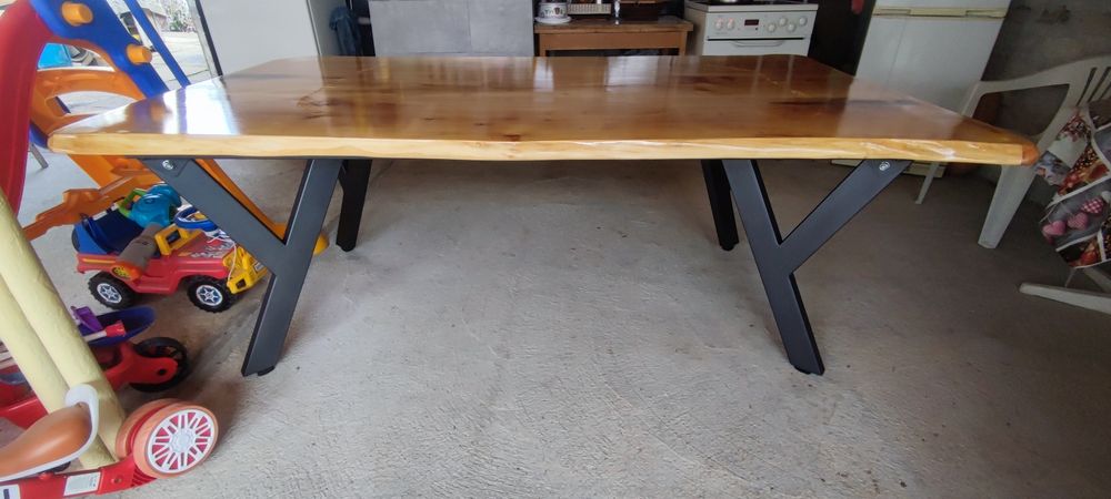 Голяма трапезна маса