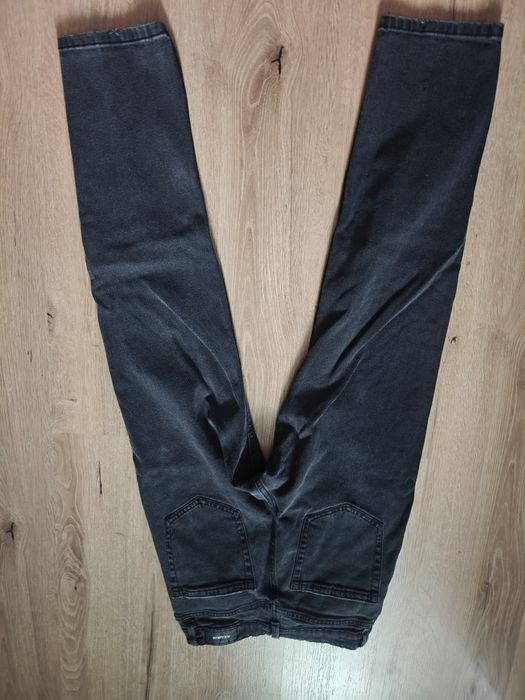 Сиво-черни протрити дънки