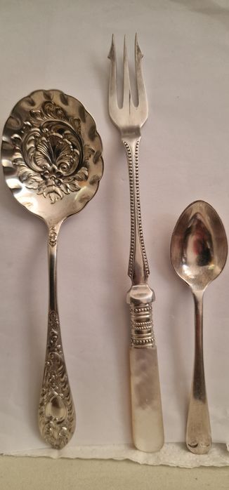 Tacâmuri din argint  marcat (925)