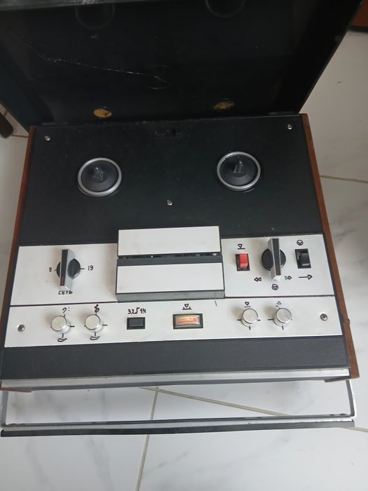 Проигрыватель винила радиотехника 101