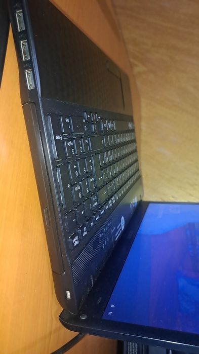 Vând pachet gaming: XBOX ONE + LAPTOP SONY VAIO + jocuri