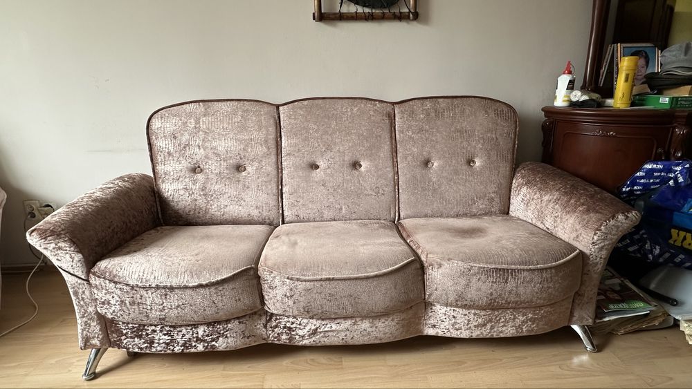 Диван с креслом