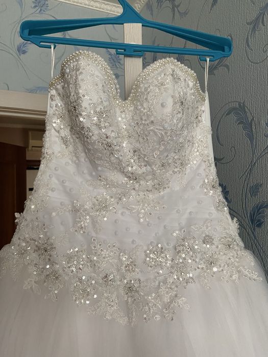 Прлдам свадебное платье