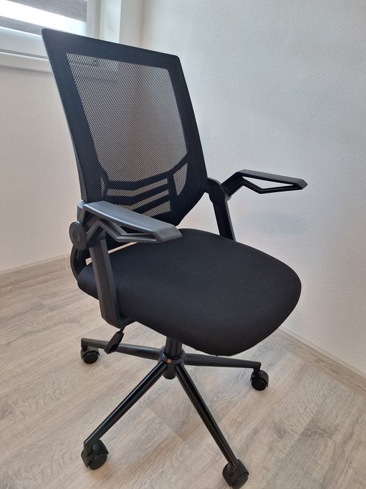 Scaun birou ASPERUP negru