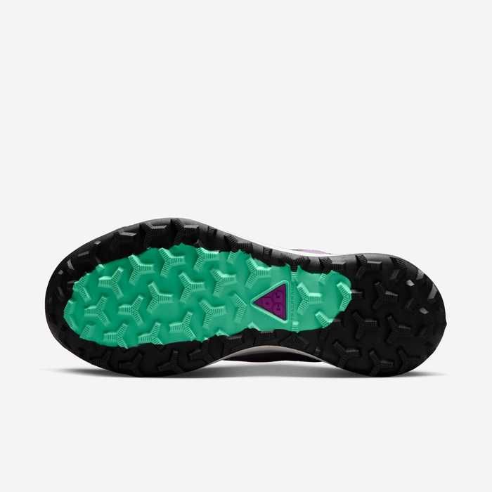 Nike 43 р. оригинальные кроссовки