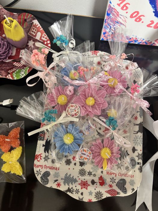 Ръчно изработени ароматни свещи - Уникални цветя, букети и фигури