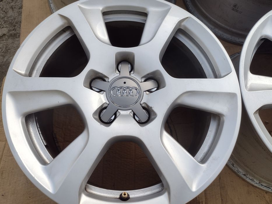Перфектни 16-5х112 ЕТ45 7.5j Audi A4 B8