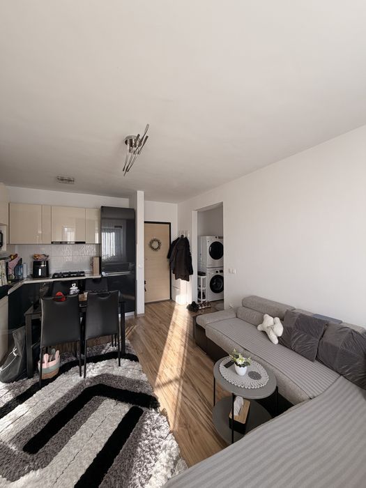 Tractorul - Nicolae Labis: 2 camere open space, etaj intermediar