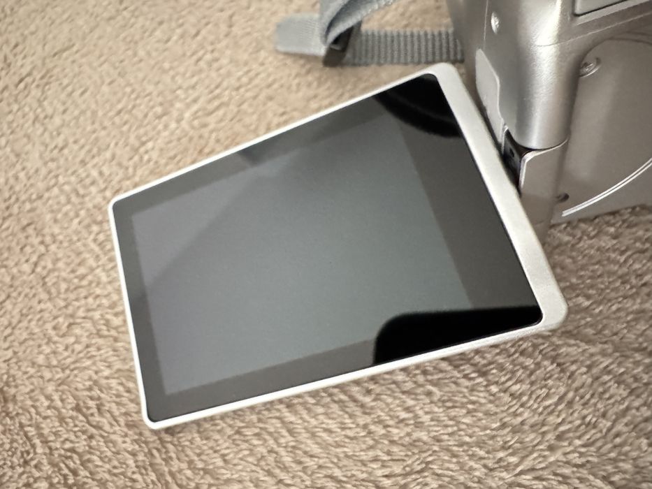 Camera foto DSLR Canon 250D Silver 24MPx