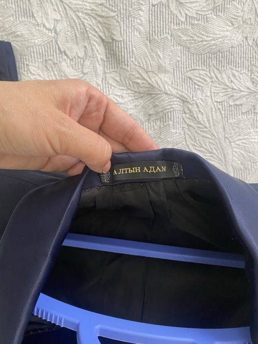 Продаю костьюм детски  смокинг.
