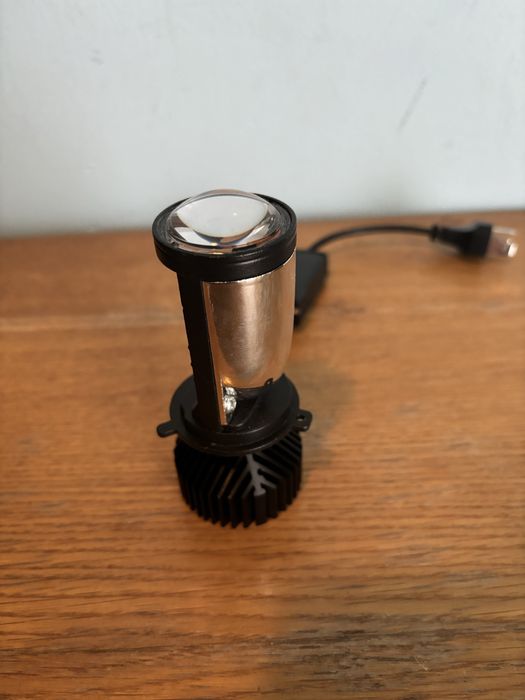 Bec cu led h4 pentru motocicleta