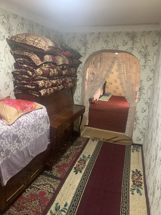 Uy sotiladi 2 xonali 3 xona qilingan Qo’shimchalari bor