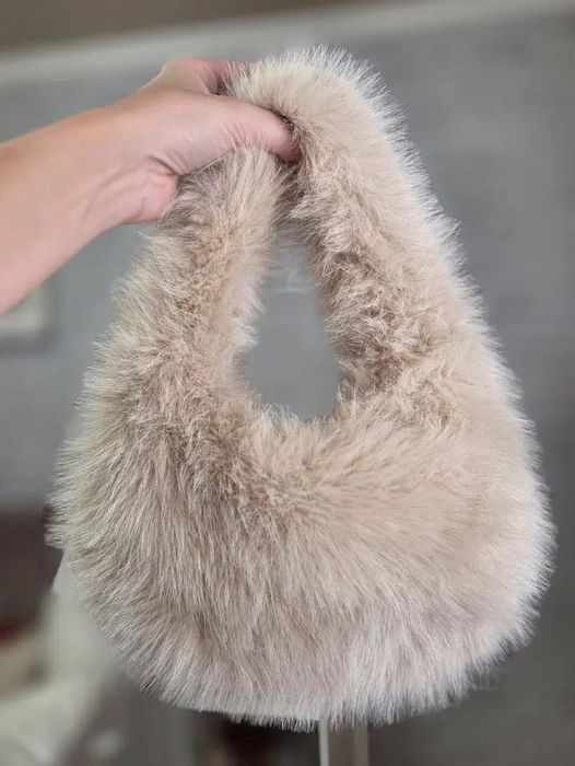 НОВА дамска плюшена чанта с цип – ТОП цена