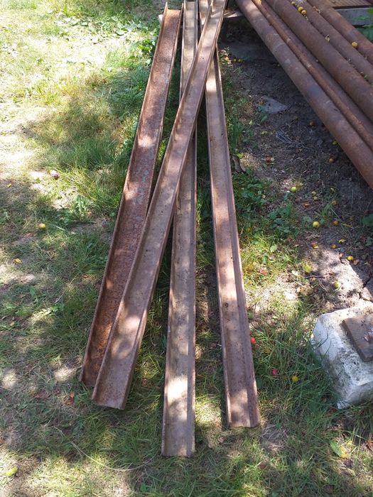 Profile metalice tip "U"