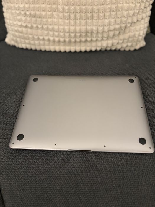 MacBook Air 13” Retina  2020